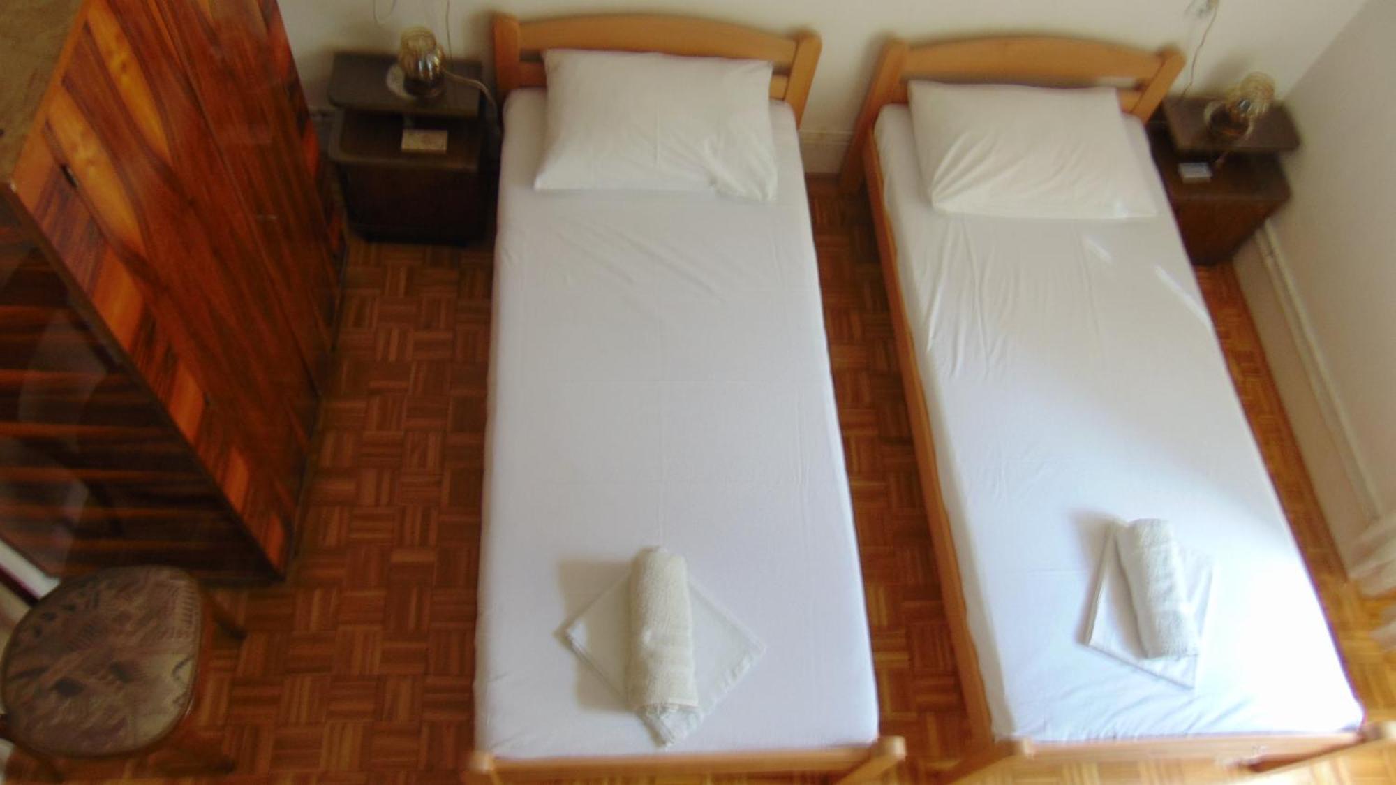 Marina Apartment End Rooms Vela Luka Oda fotoğraf