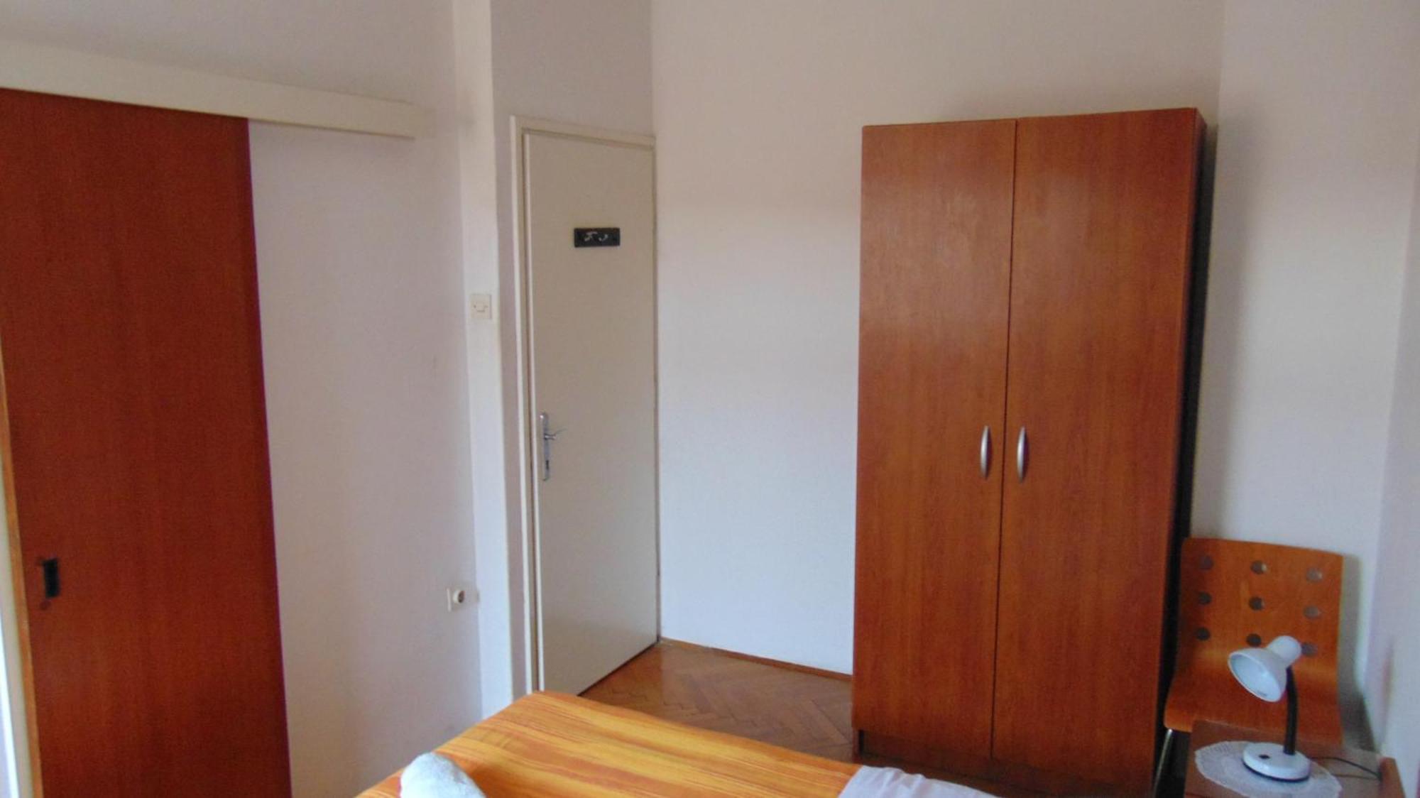 Marina Apartment End Rooms Vela Luka Oda fotoğraf